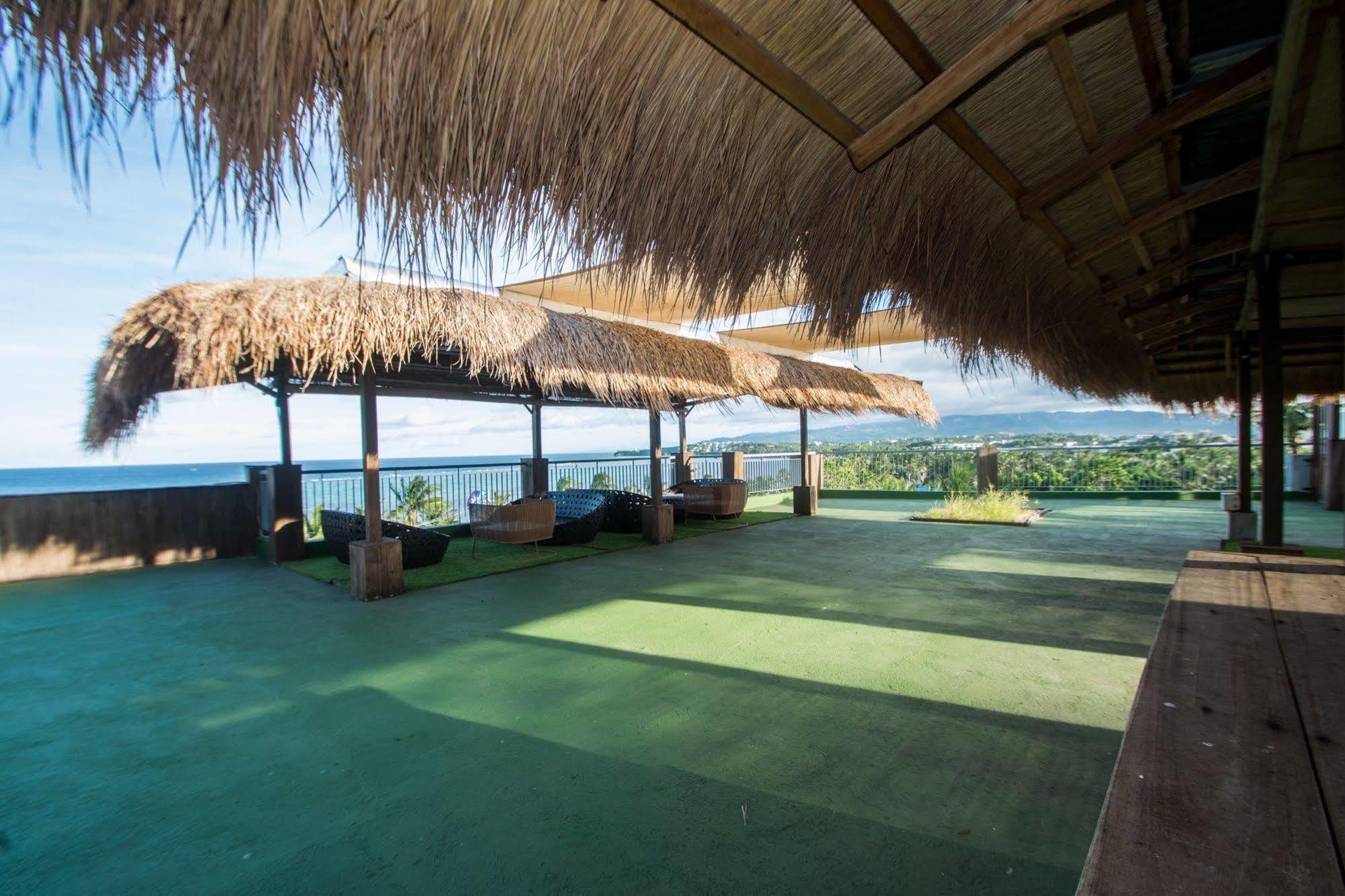 Luxeview Hotel Balabag  المظهر الخارجي الصورة