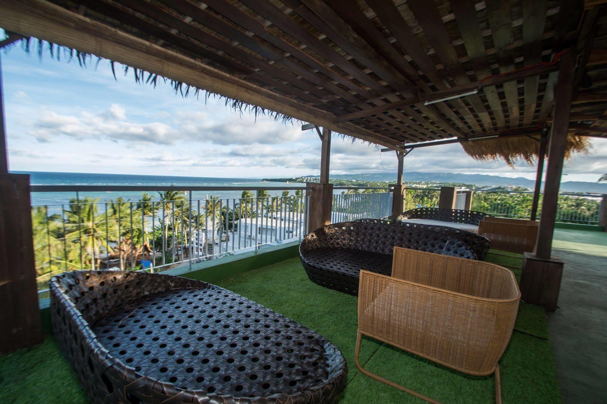 Luxeview Hotel Balabag  المظهر الخارجي الصورة