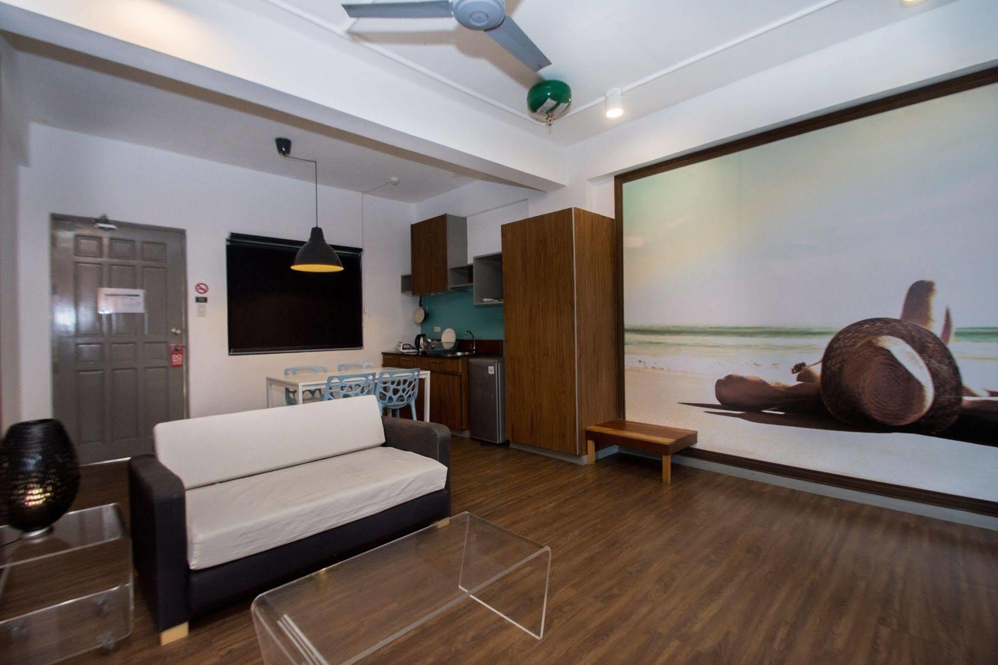 Luxeview Hotel Balabag  المظهر الخارجي الصورة